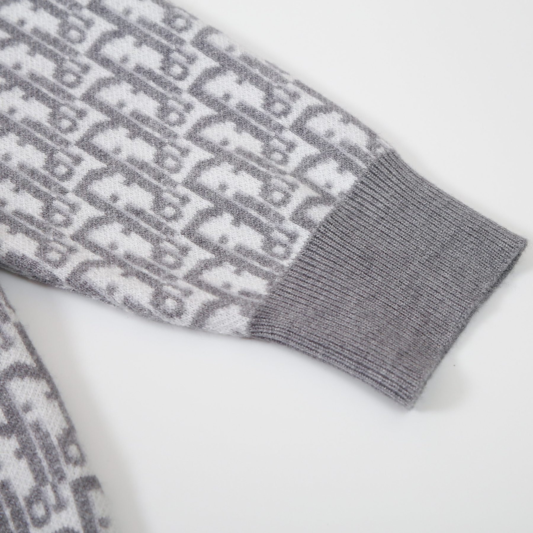 【DIOR旗艦店】ディオール セーター ご好評に付き再入荷！