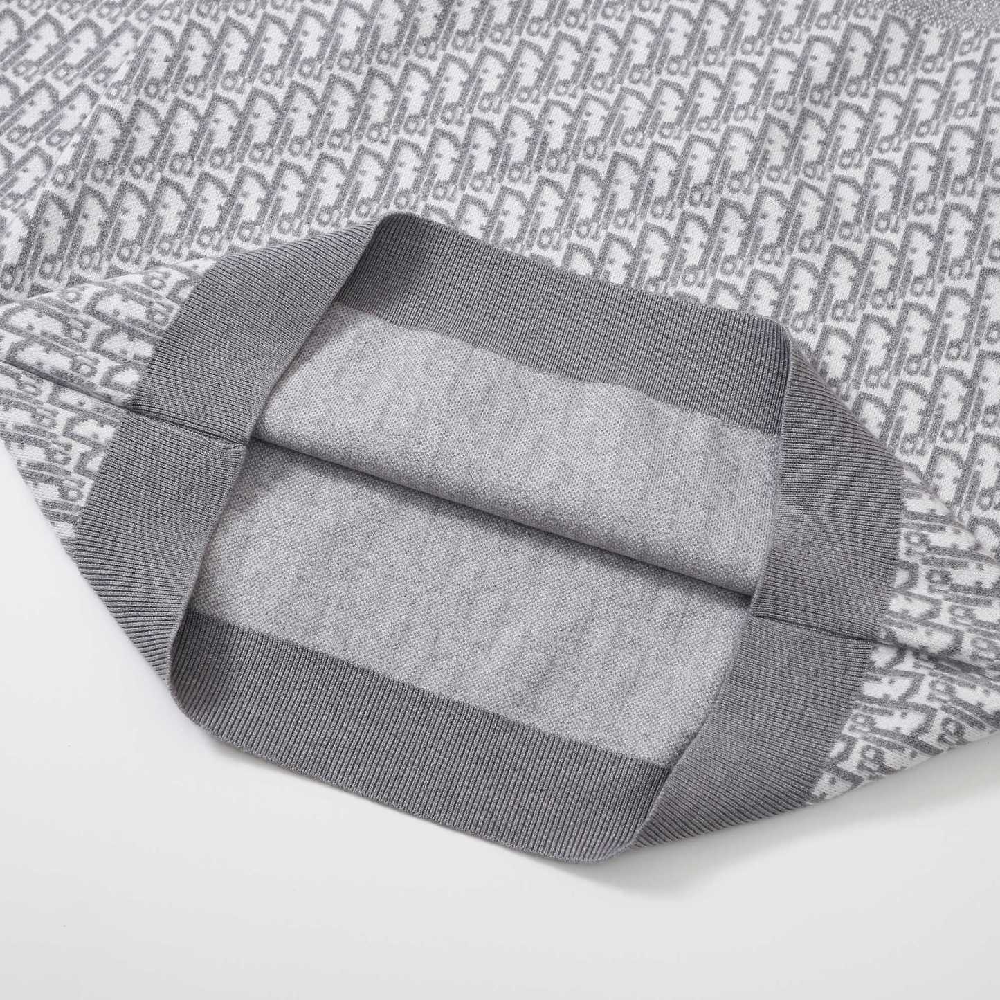 【DIOR旗艦店】ディオール セーター ご好評に付き再入荷！