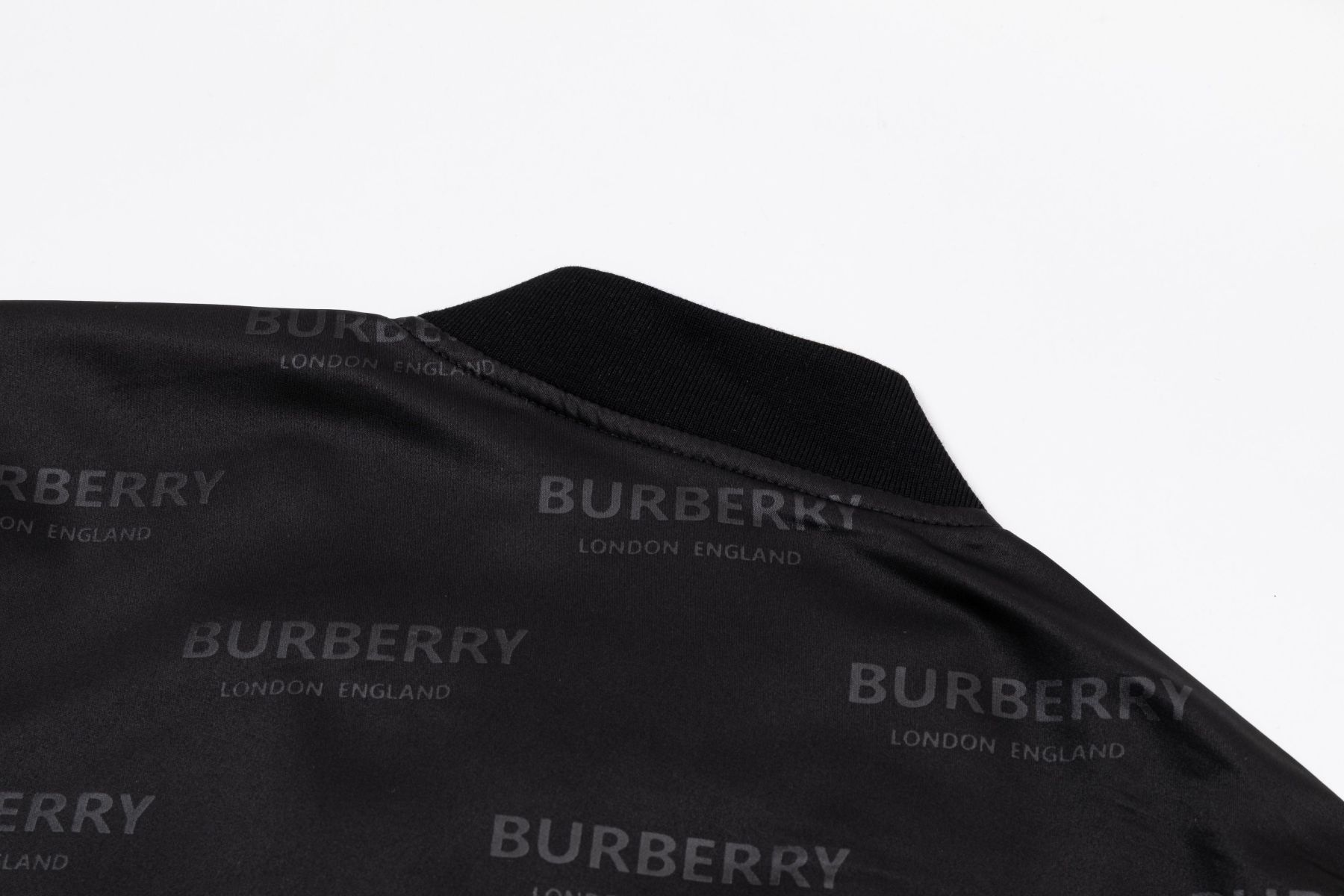 【BURBERRY旗艦店】バーバリー ジャケット 、ご好評に付き再入荷！