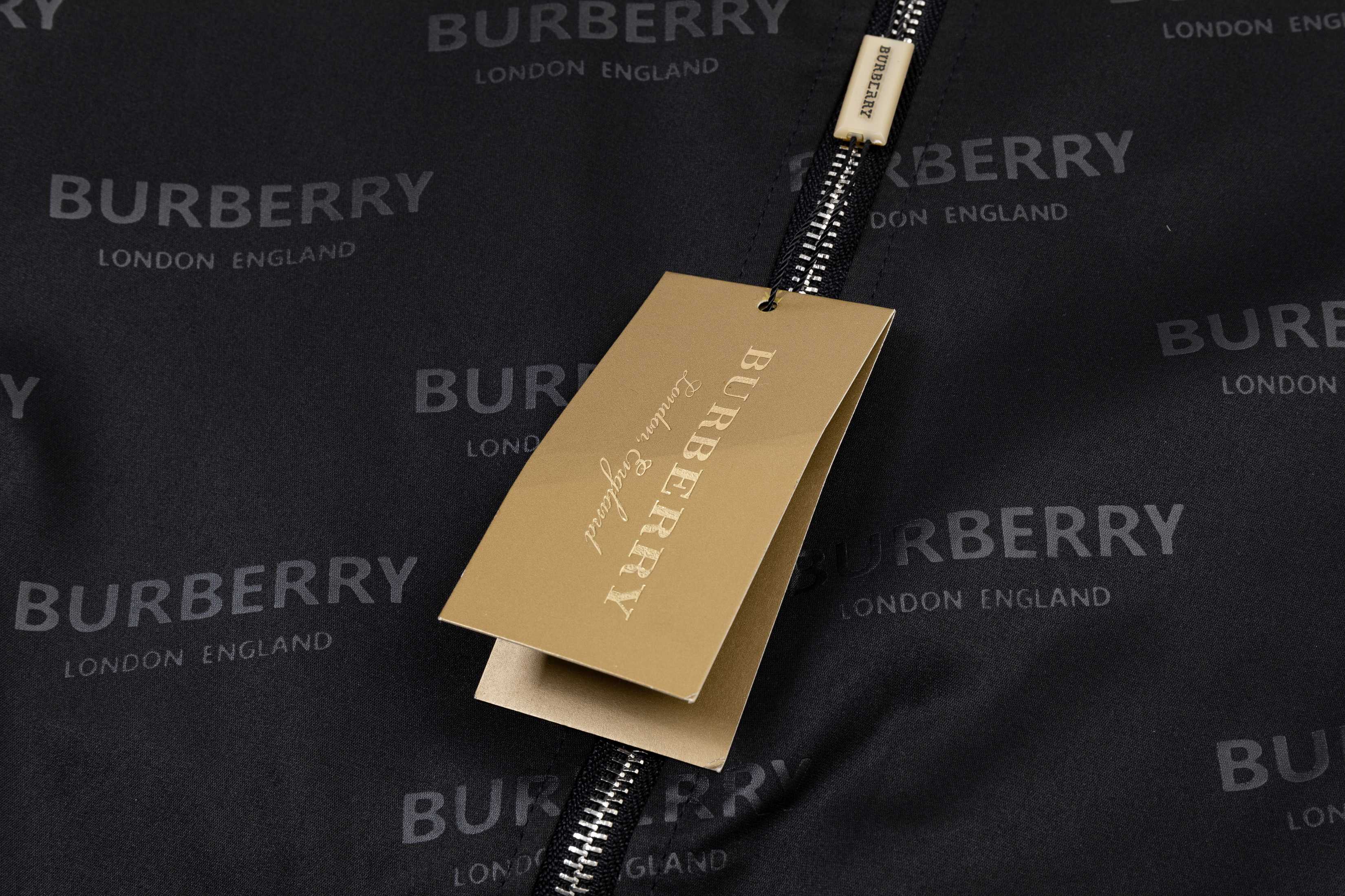 【BURBERRY旗艦店】バーバリー ジャケット 、ご好評に付き再入荷！