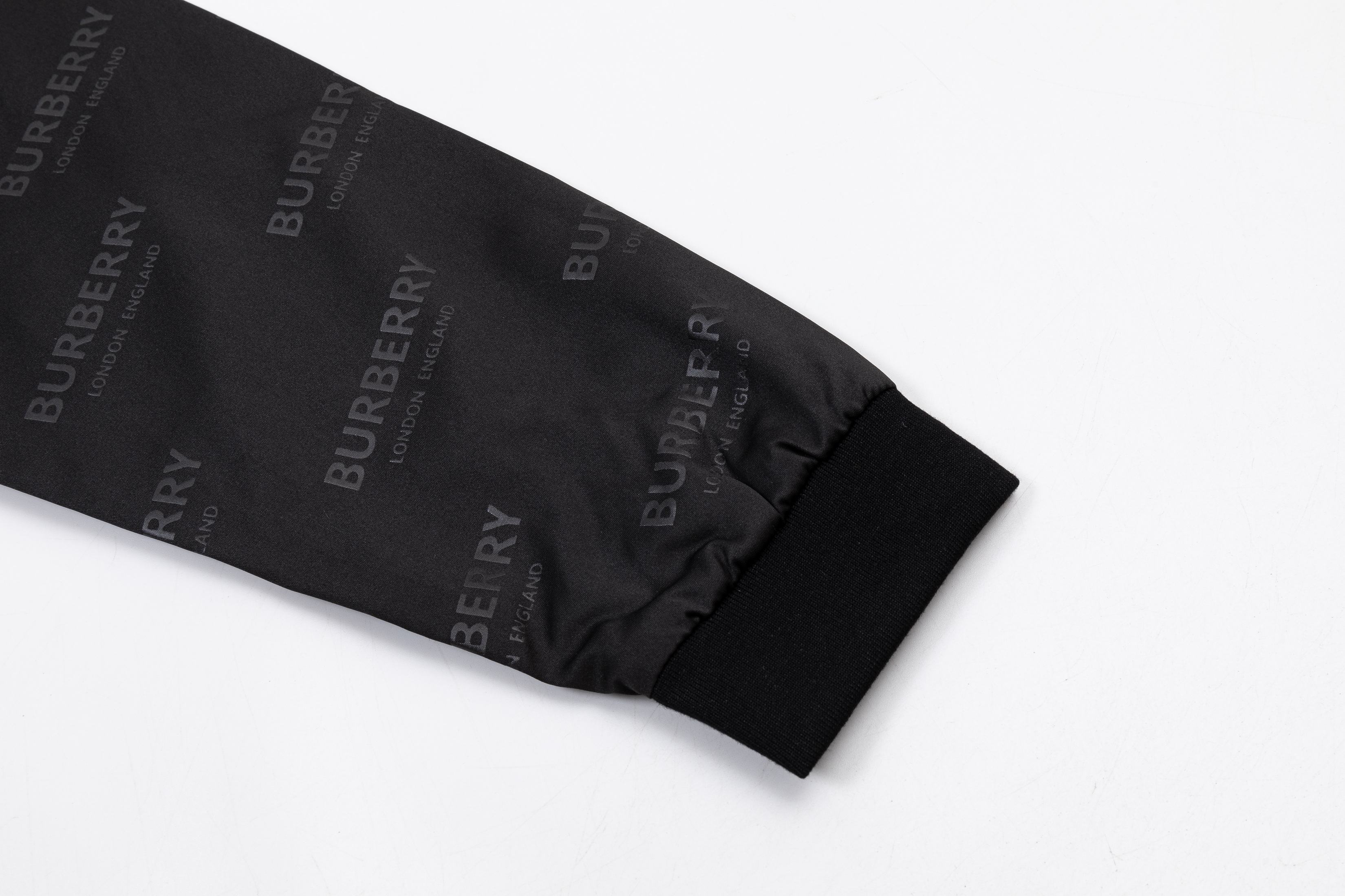 【BURBERRY旗艦店】バーバリー ジャケット 、ご好評に付き再入荷！