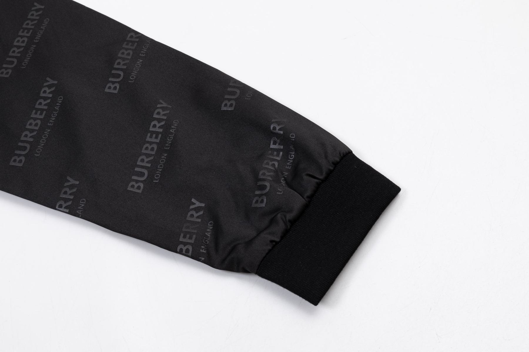 【BURBERRY旗艦店】バーバリー ジャケット 、ご好評に付き再入荷！