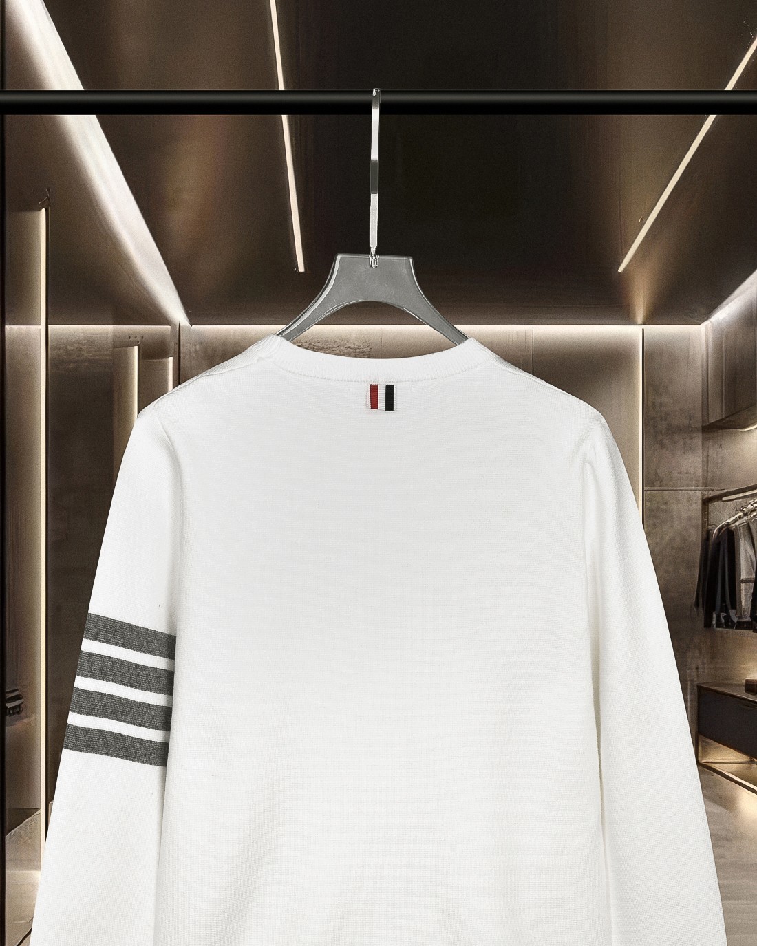 【THOM BROWNE旗艦店】セーター 男女兼用 ご好評に付き再入荷！