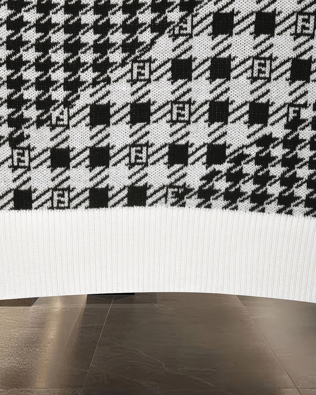 【FENDI旗艦店】フェンディ セーター 男女兼用 ご好評に付き再入荷！