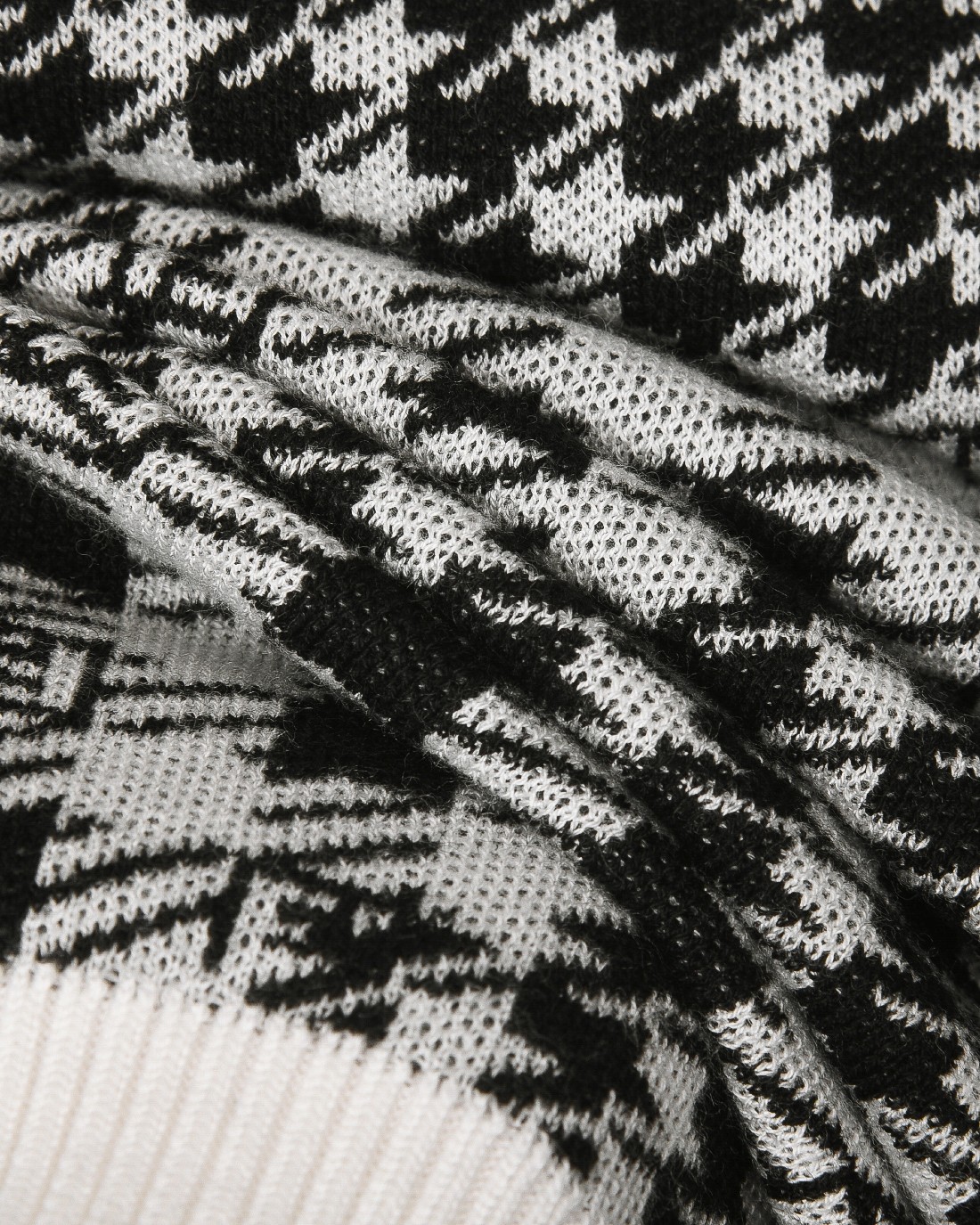 【FENDI旗艦店】フェンディ セーター 男女兼用 ご好評に付き再入荷！