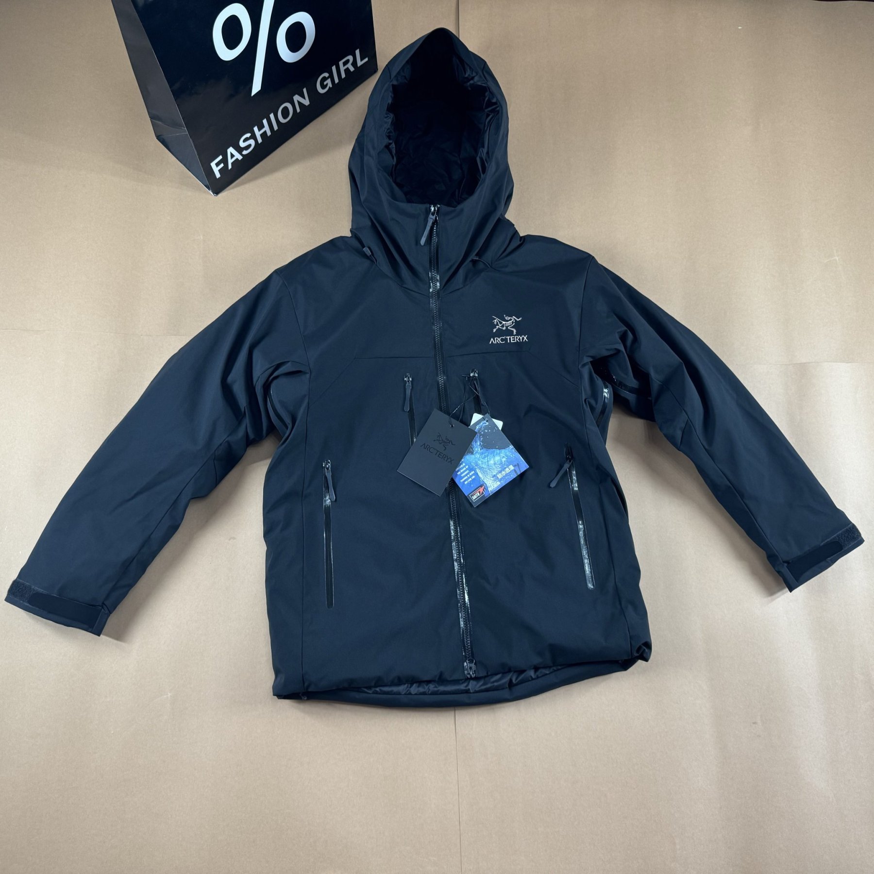 【ARC'TERYX旗艦店】ダウンジャケット 男女兼用 ご好評に付き再入荷！