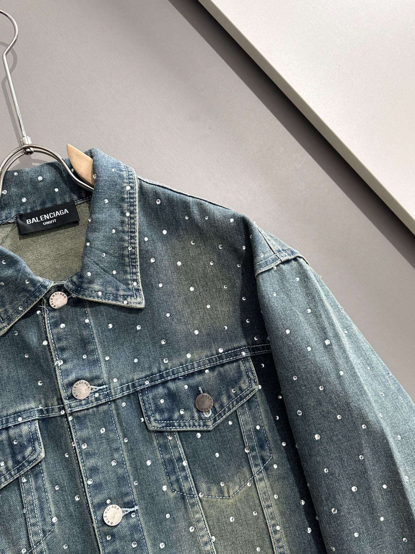 【BALENCIAGA公式旗艦店】バレンシアガ デニムジャケット ご好評に付き再入荷！