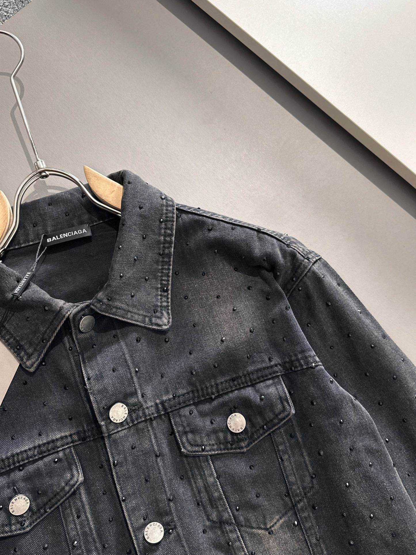 【BALENCIAGA公式旗艦店】バレンシアガ デニムジャケット ご好評に付き再入荷！