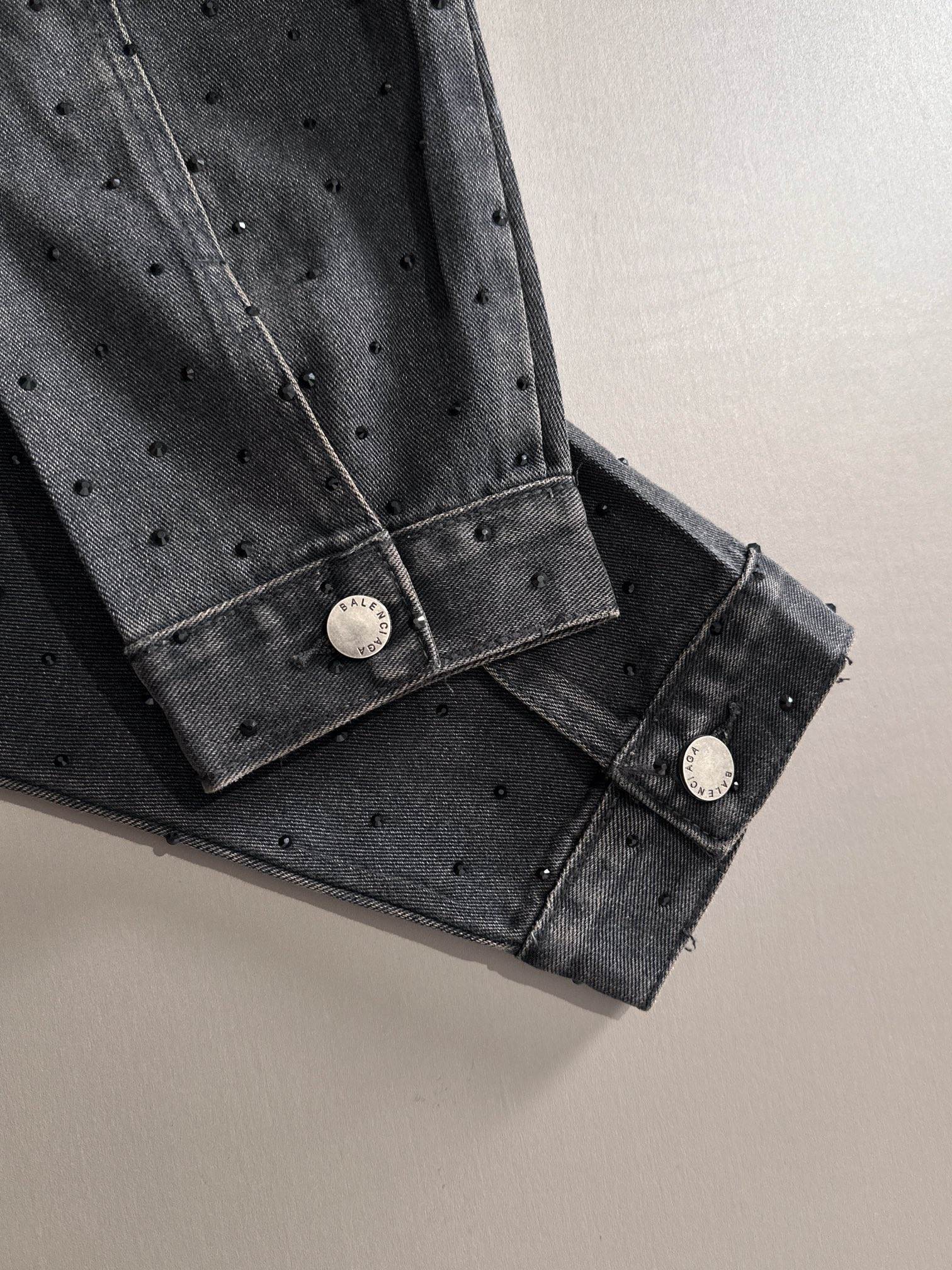 【BALENCIAGA公式旗艦店】バレンシアガ デニムジャケット ご好評に付き再入荷！