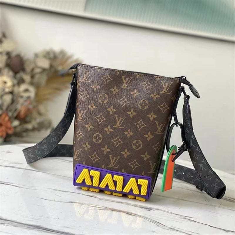 Louis Vuittonクルーザーメッセンジャーバッグ M57966