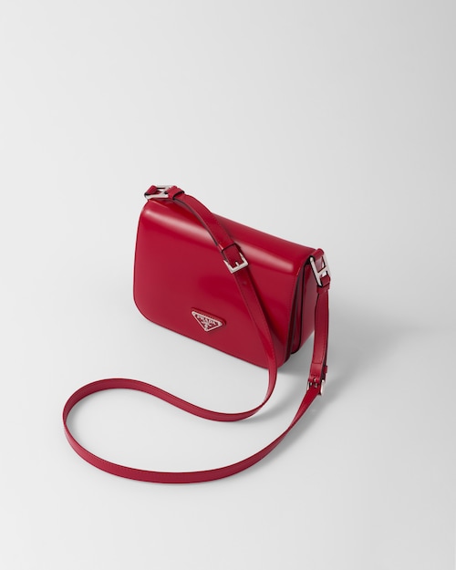 🔥大人気！雑誌「VIVI」に掲載!💓藤田ニコルの愛用ブランドの新作バッグが掲載された💓ブラックレザーショルダーバッグ 👜大人の女性へ