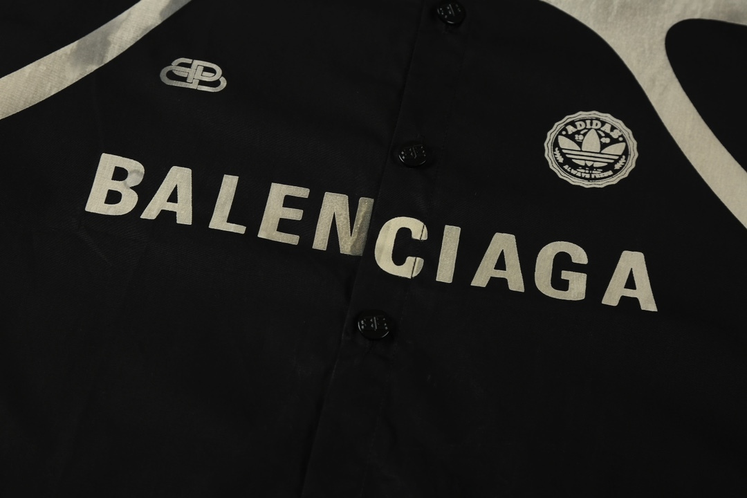 【BALENCIAGA 公式旗艦店】バレンシアガ シャツ ご好評に付き再入荷！