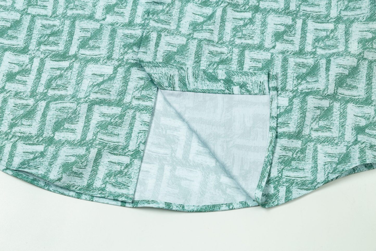 【FENDI 公式旗艦店】フェンディ シャツ ご好評に付き再入荷 240716