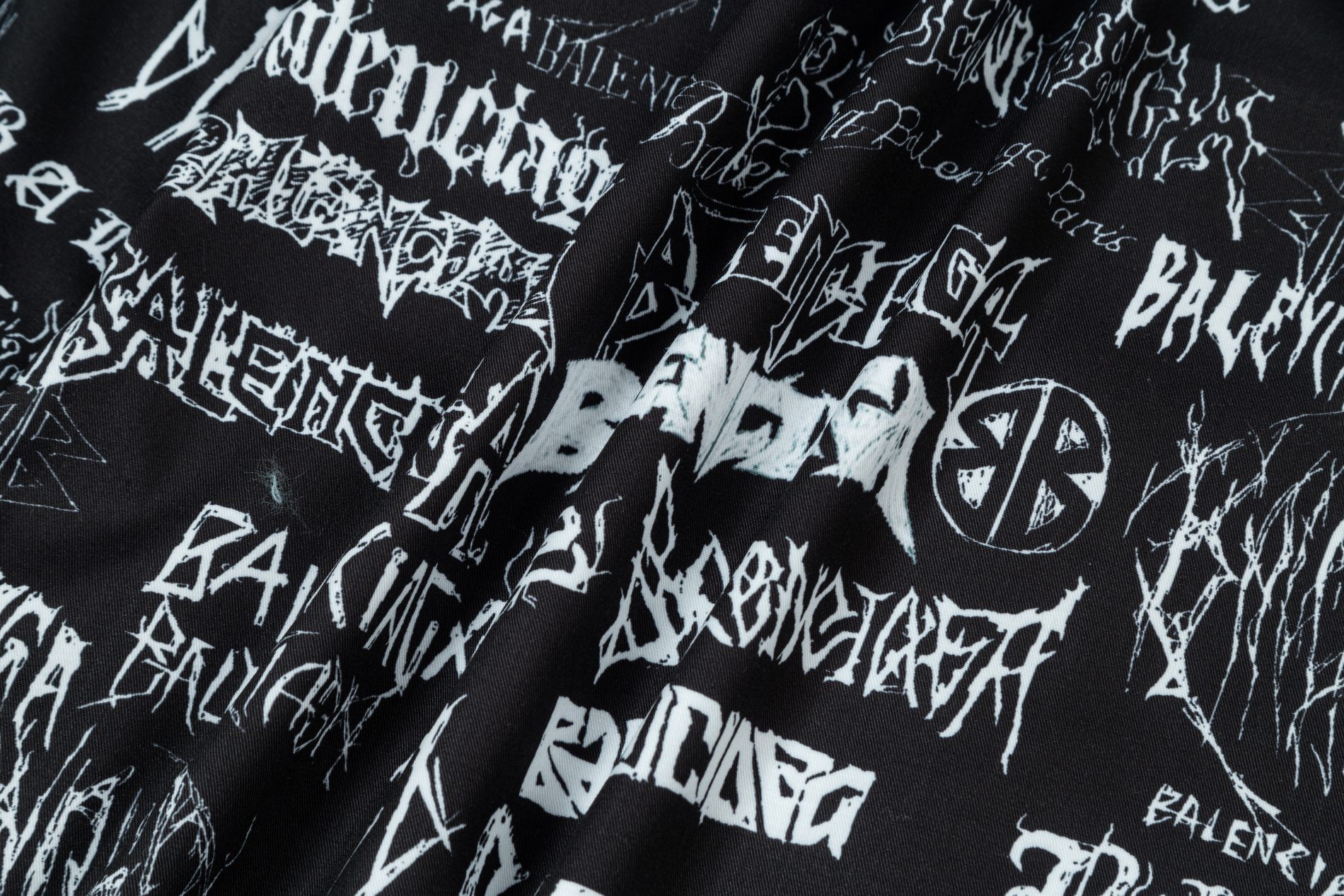 【BALENCIAGA 公式旗艦店】バレンシアガ シャツ ご好評に付き再入荷 240715