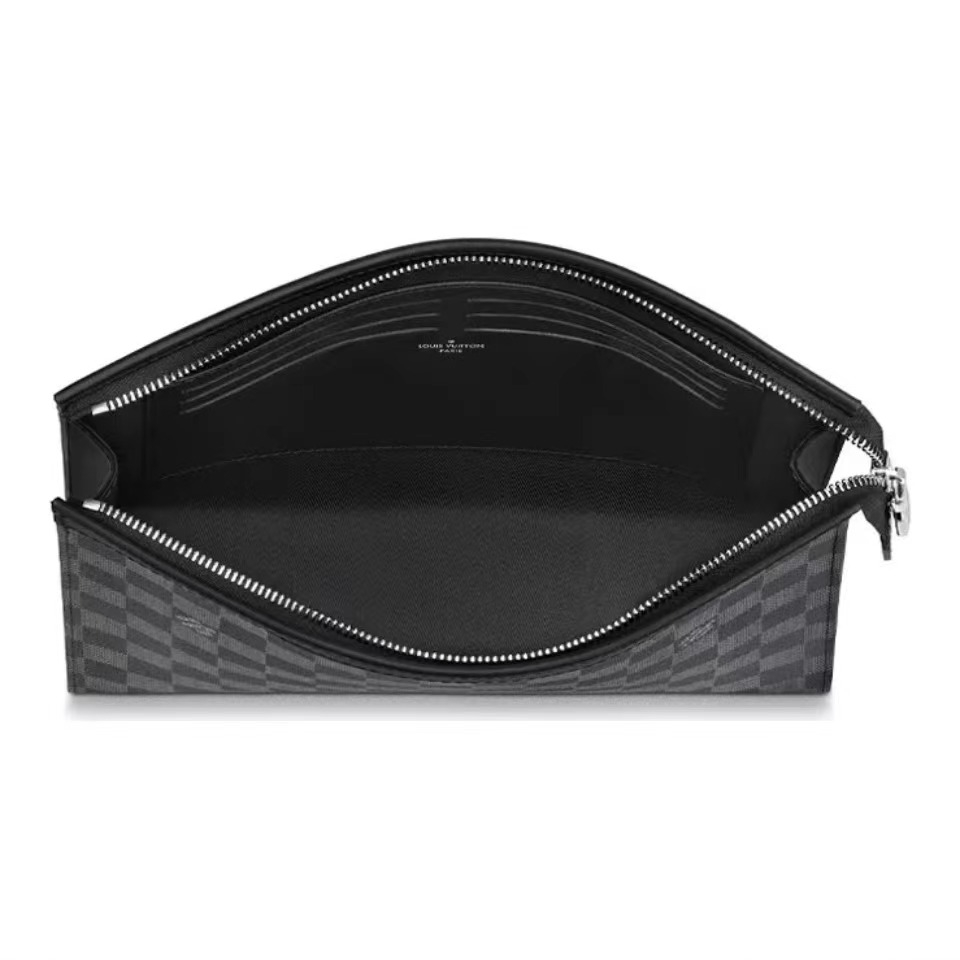 LOUIS VUITTON（ルイヴィトン）Pochette Voyage クラッチバッグ N41696