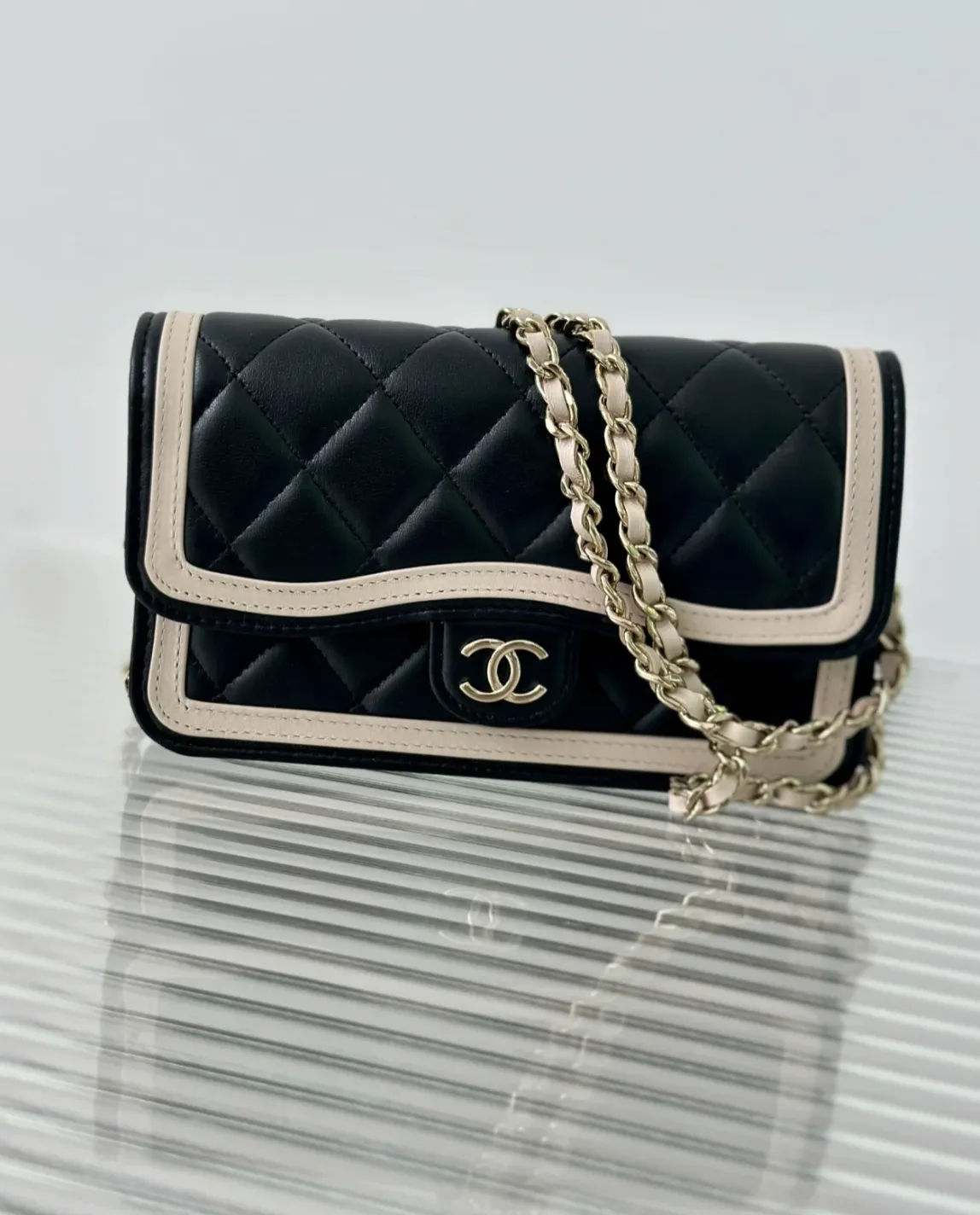 【トレンドのバイカラー♪】CHANEL シャネル ショルダーバッグ