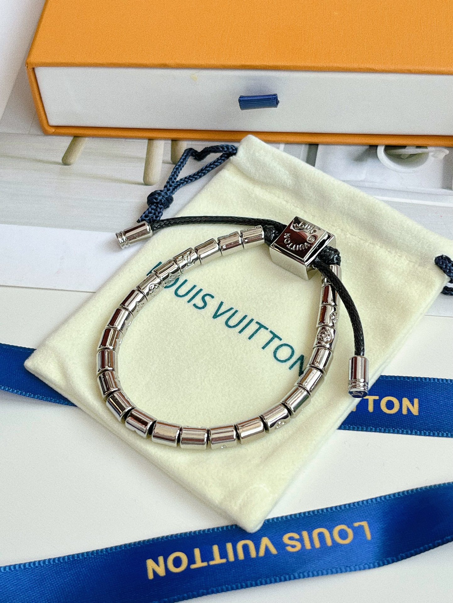 LOUIS VUITTON（ルイヴィトン）LV PARADISE ブレスレット MP3330