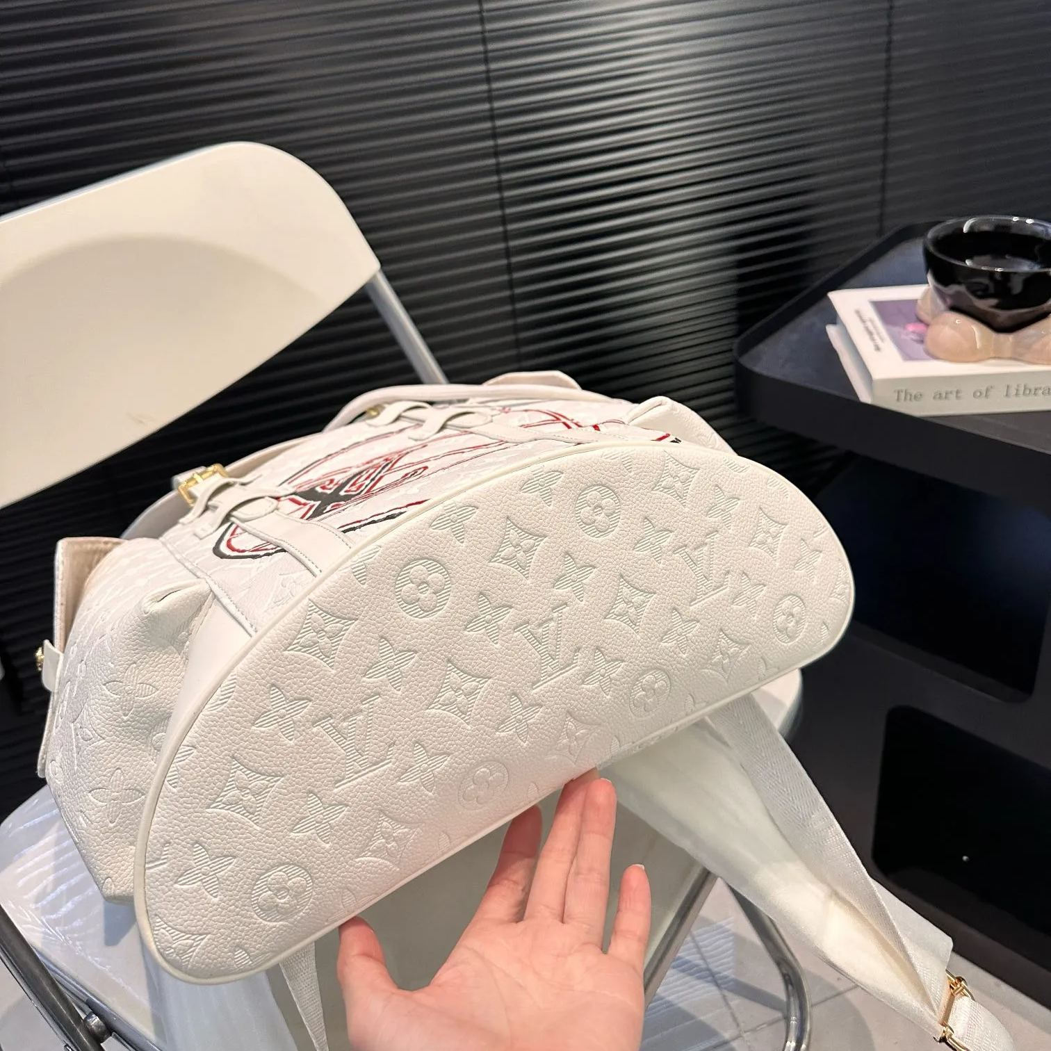 ◇Louis Vuitton◇ 春先に向けた最新スタイルのバックパック