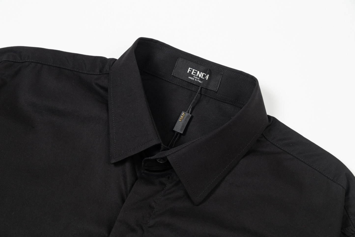 【FENDI 公式旗艦店】フェンディ シャツ ご好評に付き再入荷 240716