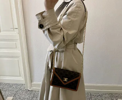 【CELINE】 TRIOMPHE CANVAS WALLET チェーンウォレット