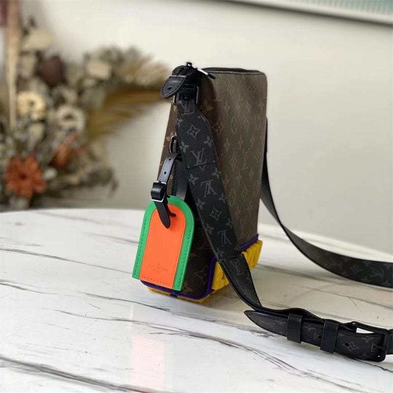 Louis Vuittonクルーザーメッセンジャーバッグ M57966