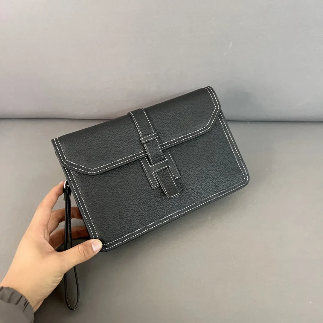 【HERMES 公式旗艦店】エルメス クラッチバッグ 当日出荷 好評に付き再入荷！26*17CM