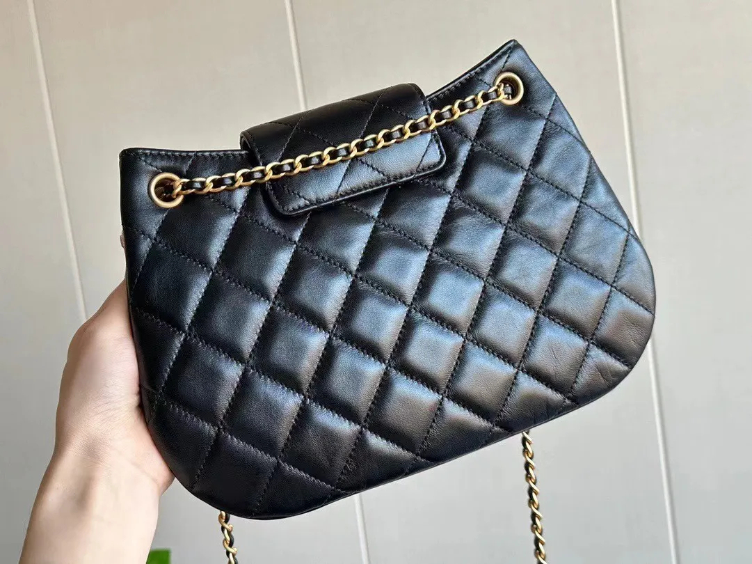 【24C★新作】CHANEL　メッセンジャーバック