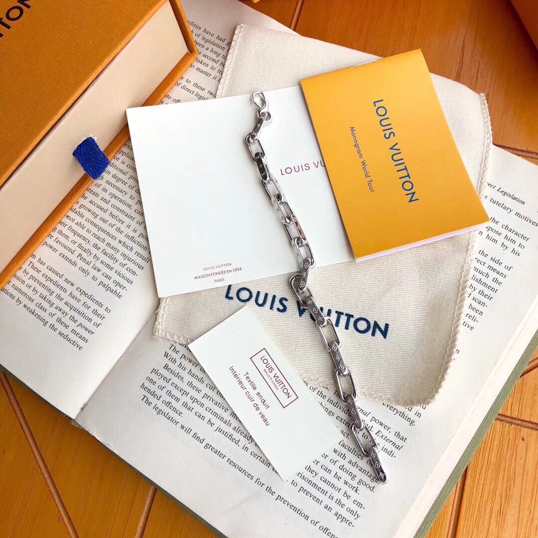 Louis Vuitton（ルイヴィトン）チェーンブレスレット