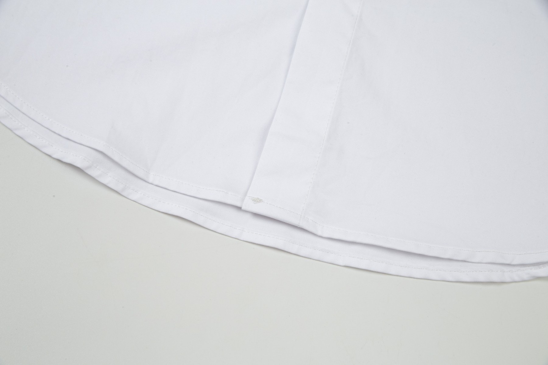 【LOUIS VUITTON 公式旗艦店】ルイヴィトン シャツ ご好評に付き再入荷 240715