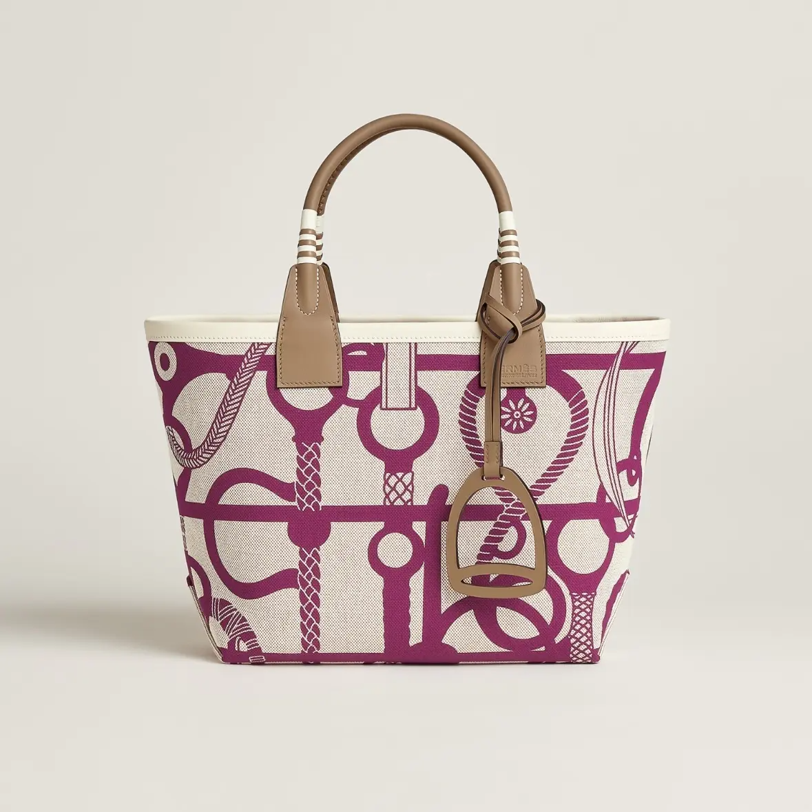 【鮮やかなカラーでフェミニン♡】HERMES Steeple 25バッグ