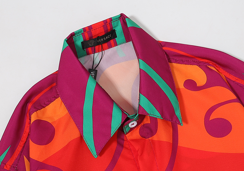 VERSACE ヴェルサーチ 長袖シャツ、ご好評に付き再入荷！