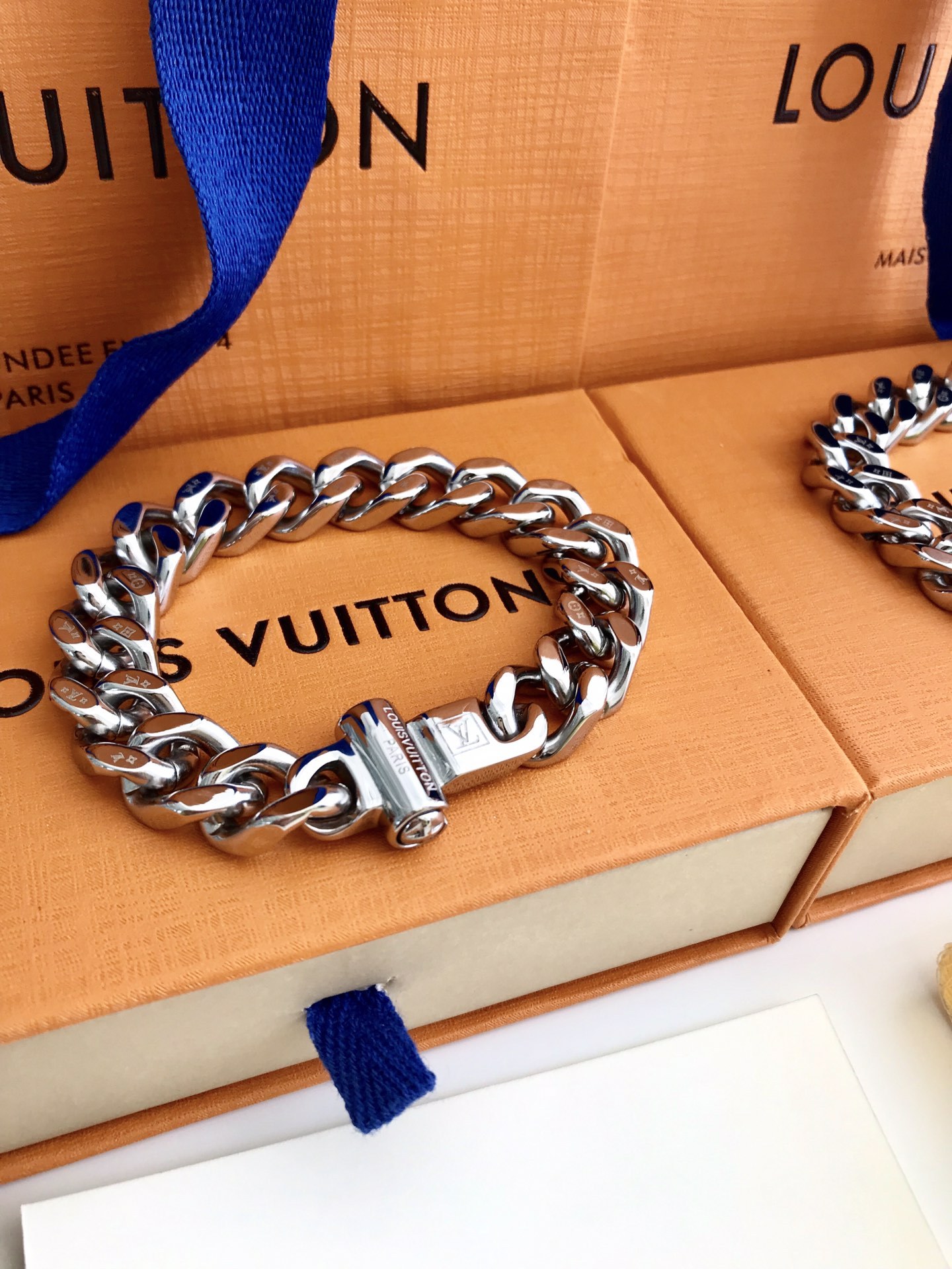 Louis Vuitton（ルイヴィトン） LV ブレスレット