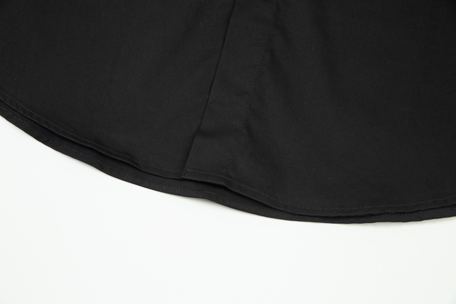 【LOUIS VUITTON 公式旗艦店】ルイヴィトン シャツ ご好評に付き再入荷 240715