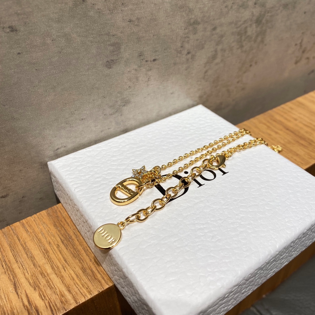 Dior（ディオール）ペンダント ネックレス