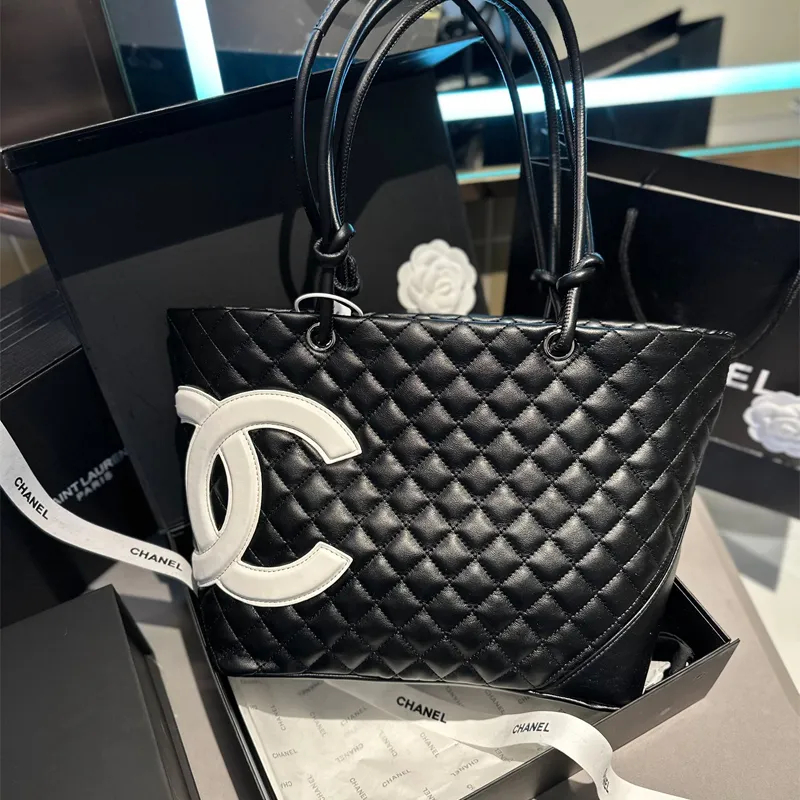 【トレンドのバイカラー♪】CHANEL シャネル ショルダーバッグ