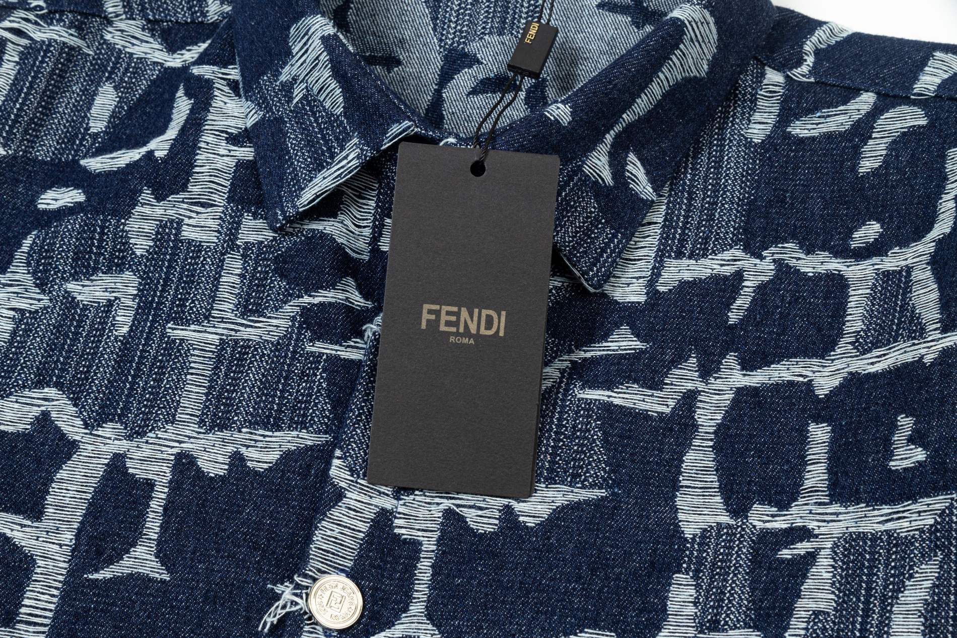 【FENDI 公式旗艦店】フェンディ シャツ ご好評に付き再入荷 240716
