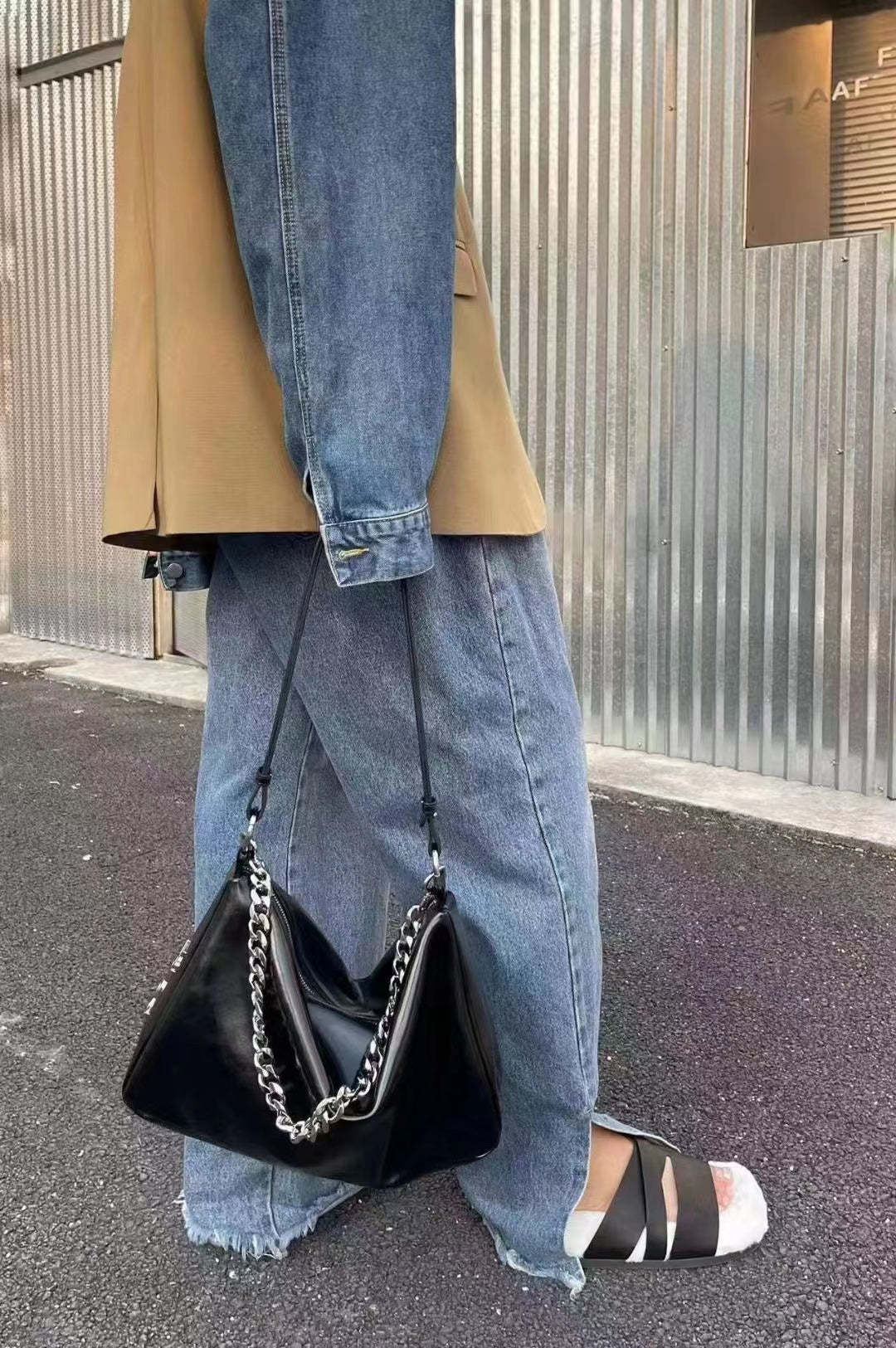 👜Ysl 側面のロゴ メッセンジャーバッグ