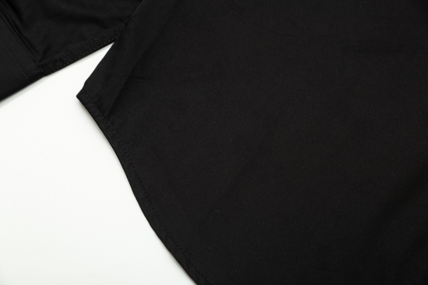 【LOUIS VUITTON 公式旗艦店】ルイヴィトン シャツ ご好評に付き再入荷 240715