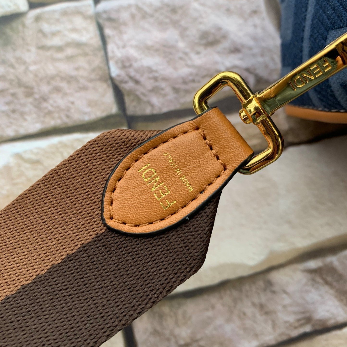 FENDI（フェンディ） メッセンジャーバッグ 26X14X4 CM