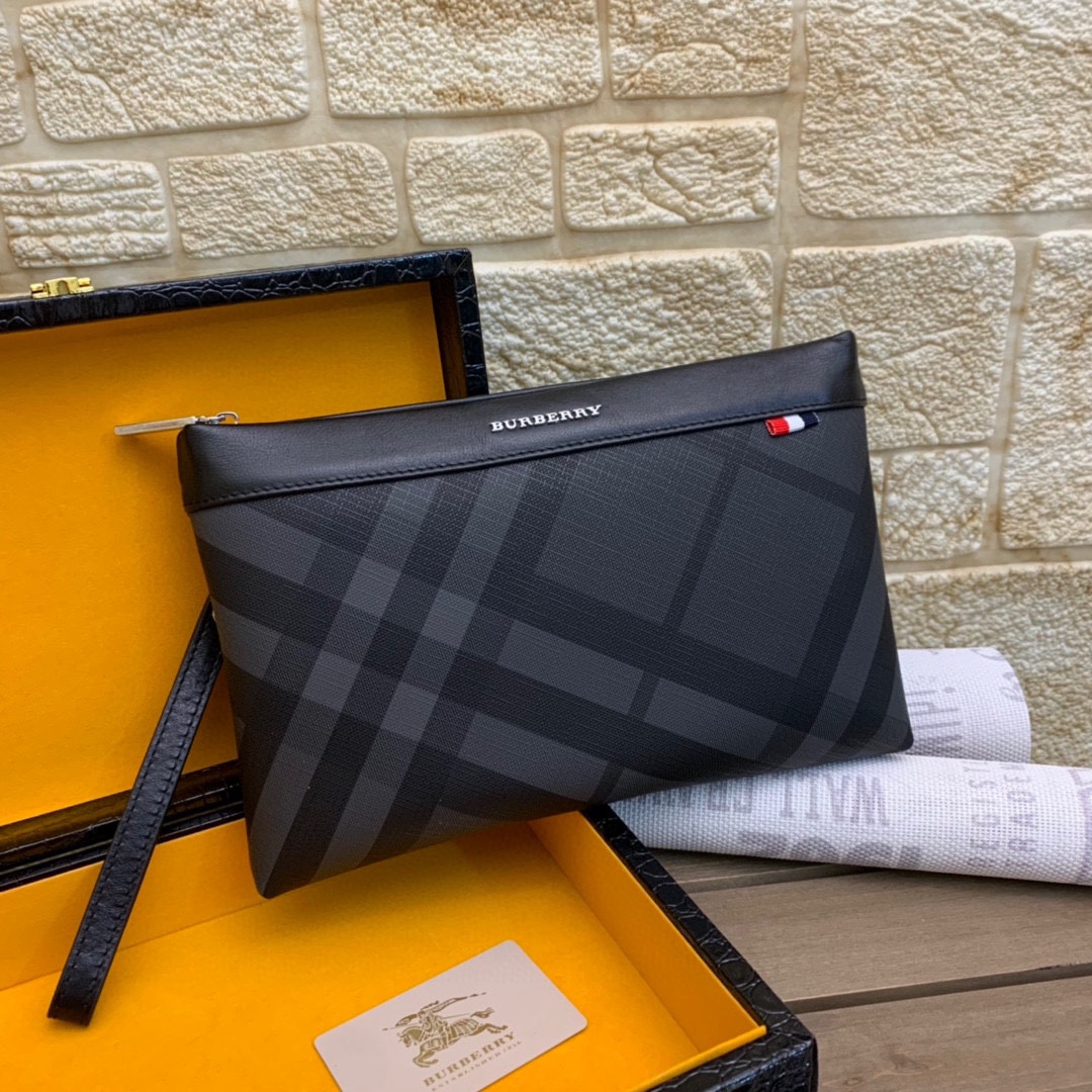 【BUREERRY公式 旗艦店】（バーバリー）クラッチバッグ 28x18x3cm