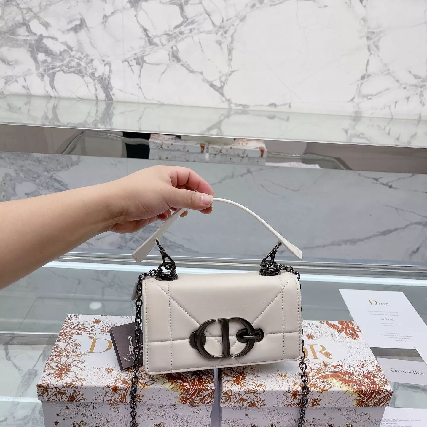 Dior/ディオールレディースバッグ新作30 MONTAIGNEトウチェックチェーンバッグショルダーバッグショルダーバッグ