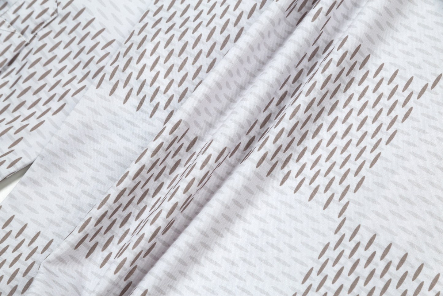 【LOUIS VUITTON 公式旗艦店】ルイヴィトン シャツ ご好評に付き再入荷 240715