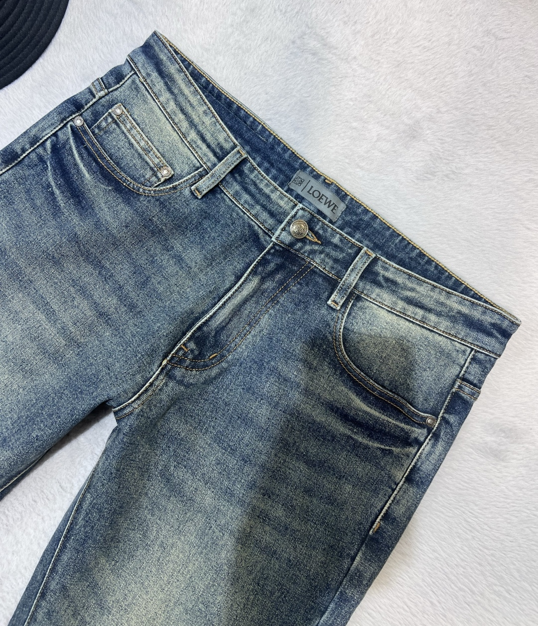 【LOEWE公式旗艦店】ロエベ ジーパン、ご好評に付き再入荷！
