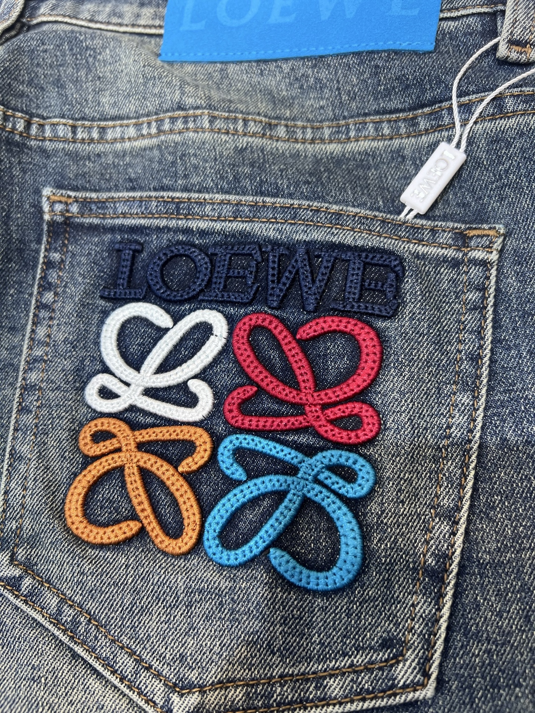 【LOEWE公式旗艦店】ロエベ ジーパン、ご好評に付き再入荷！