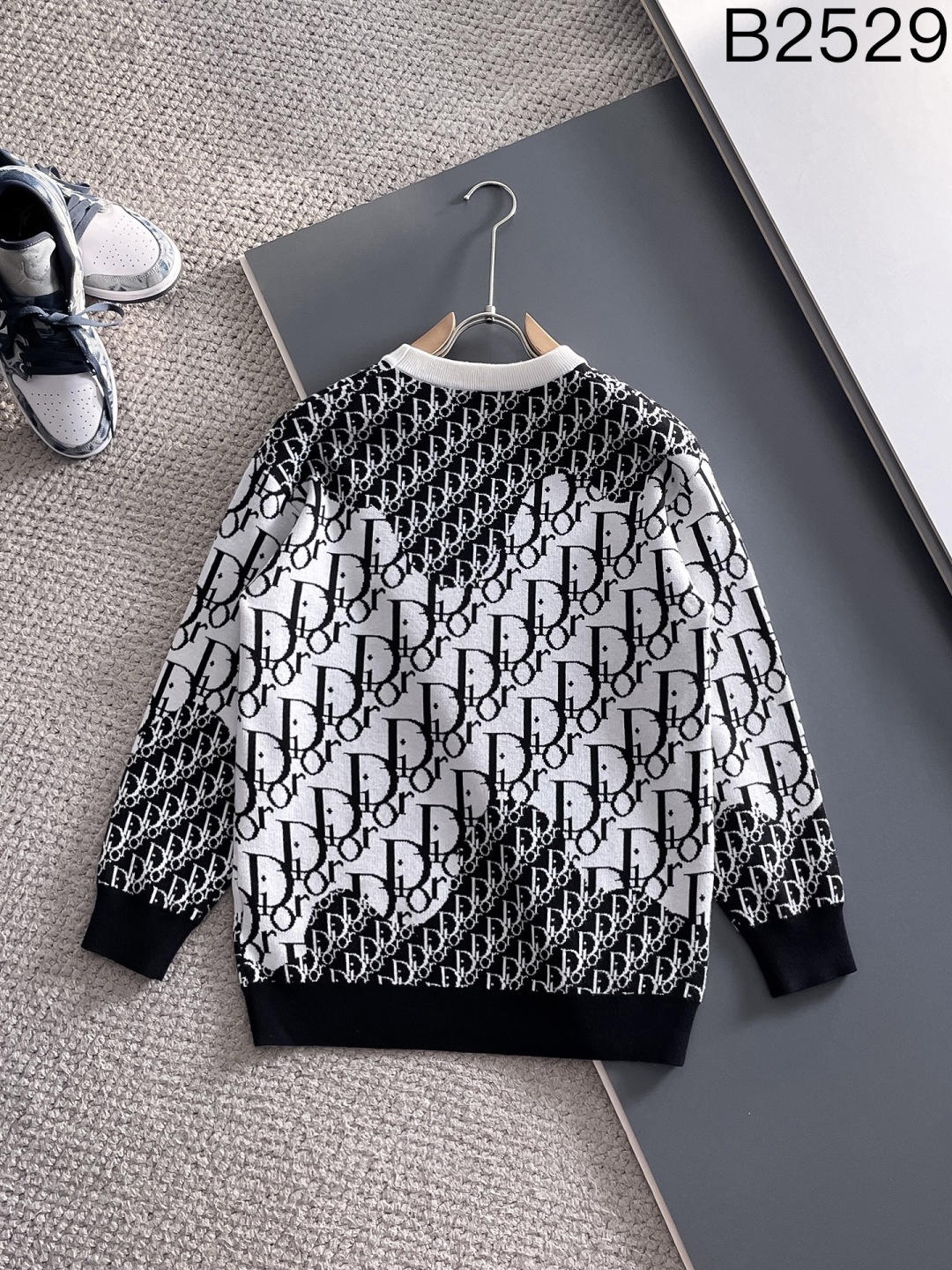 【DIOR旗艦店】ディオール セーター ご好評に付き再入荷！