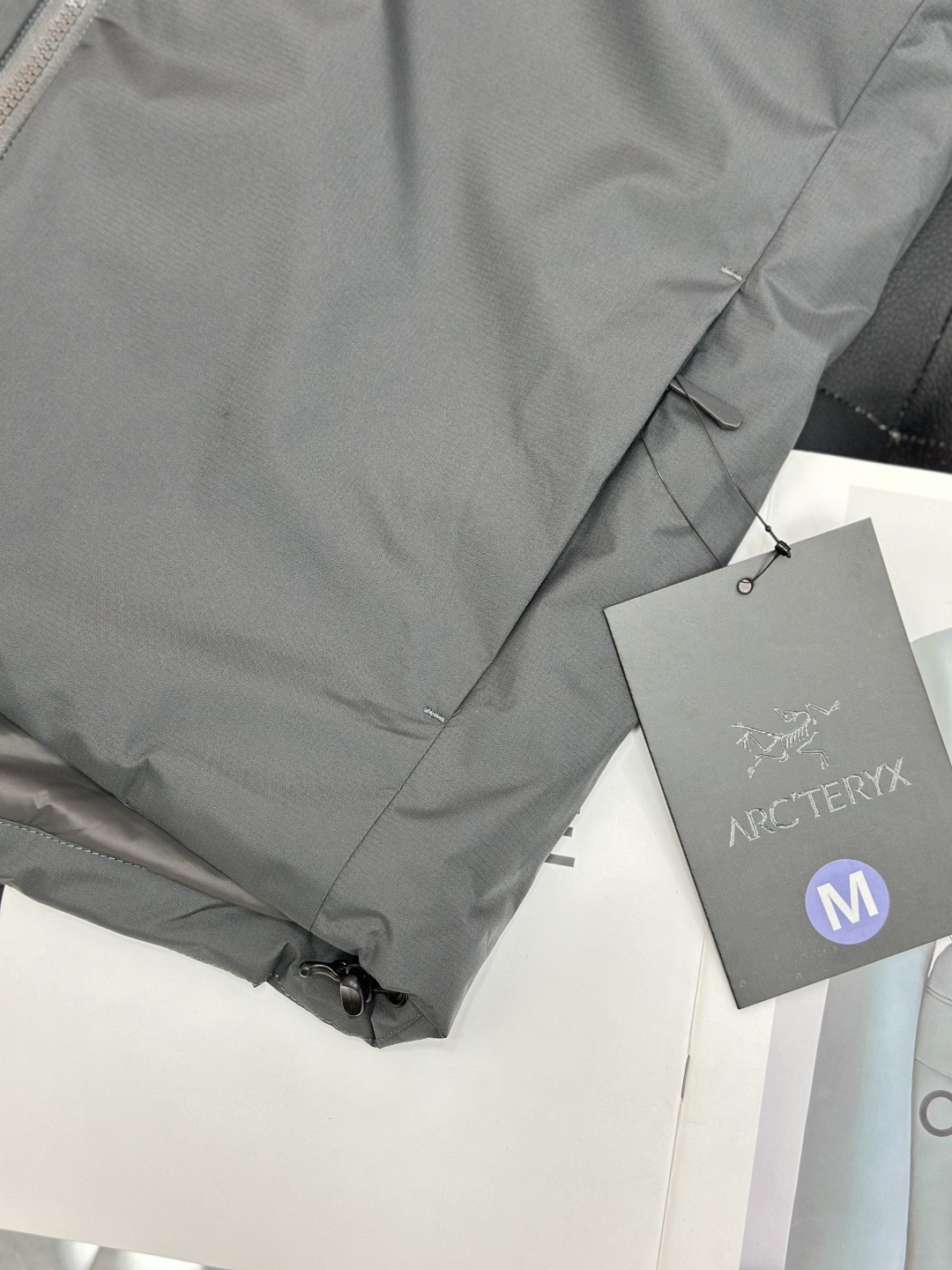 【ARC'TERYX旗艦店】ダウンベスト 男女兼用 ご好評に付き再入荷！