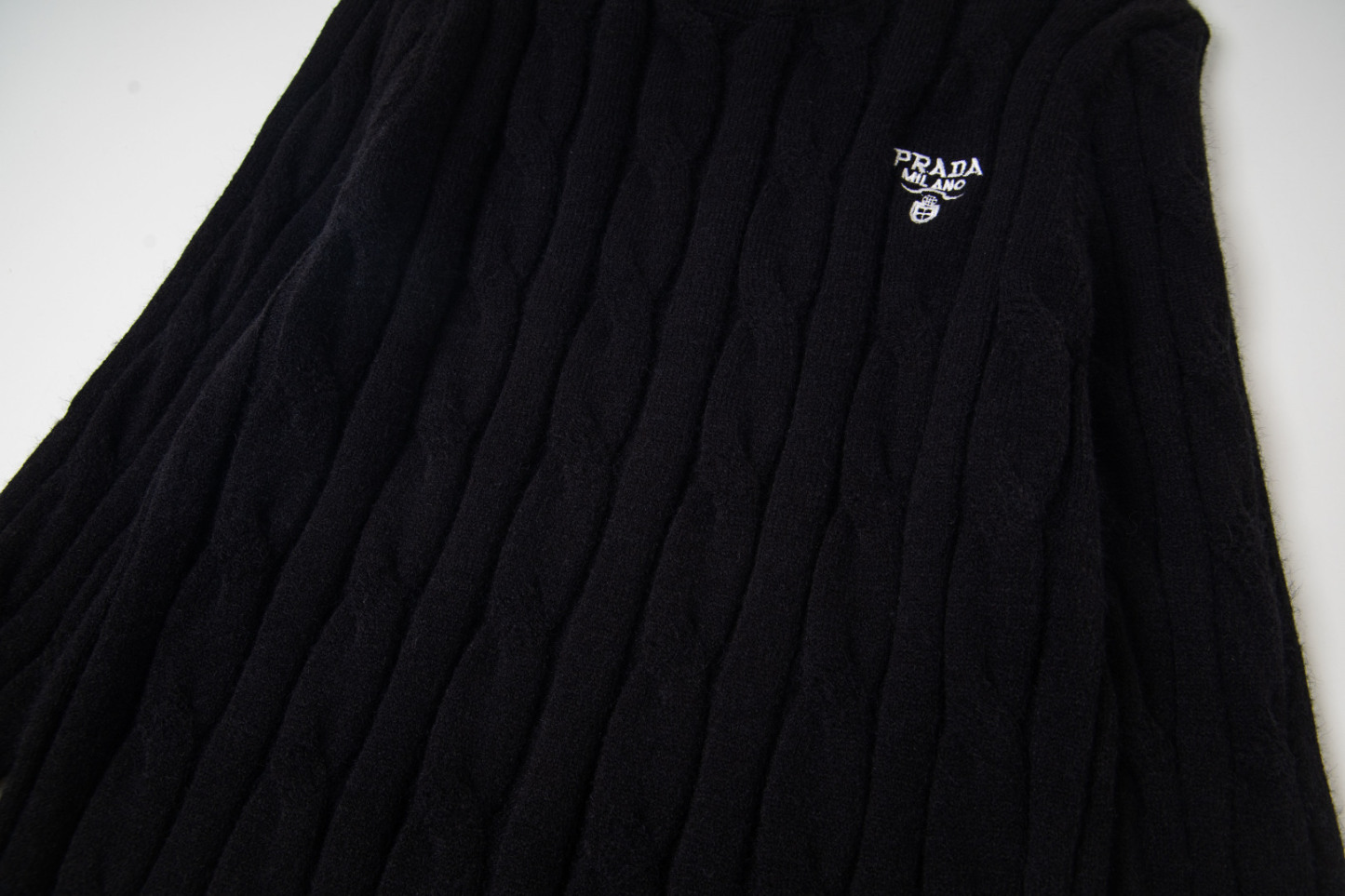 【PRADA旗艦店】プラダ セーター 男女兼用 ご好評に付き再入荷！