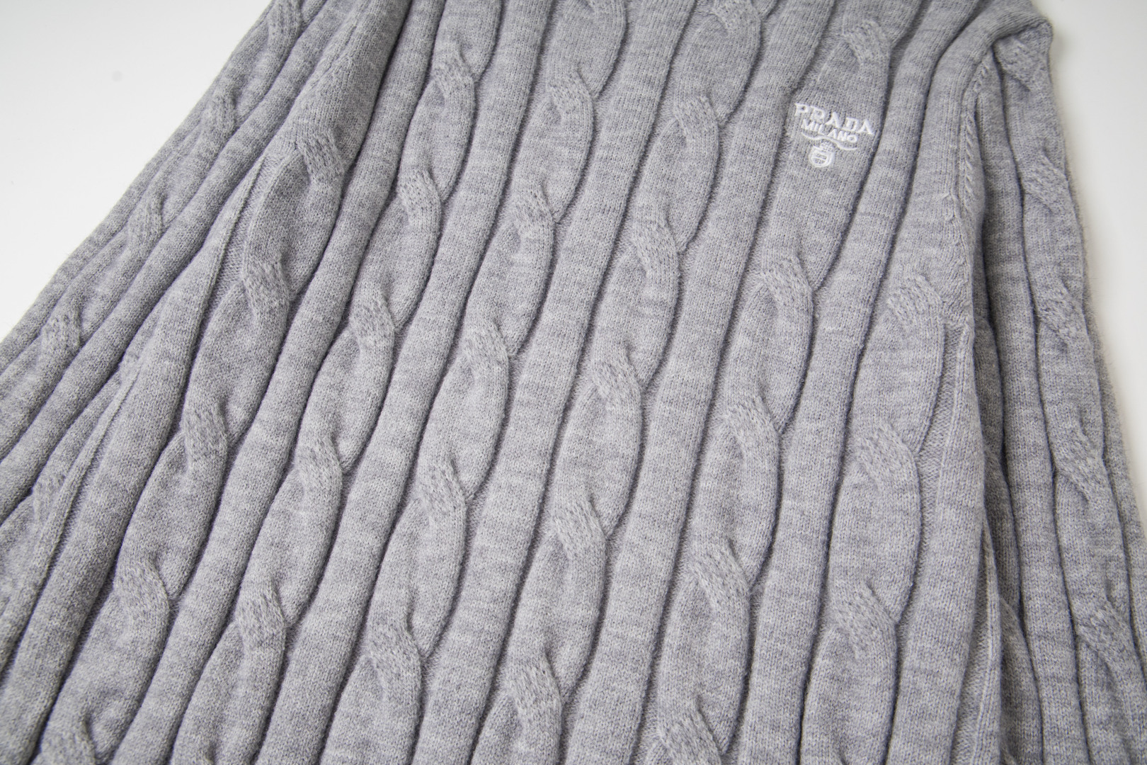 【PRADA旗艦店】プラダ セーター 男女兼用 ご好評に付き再入荷！