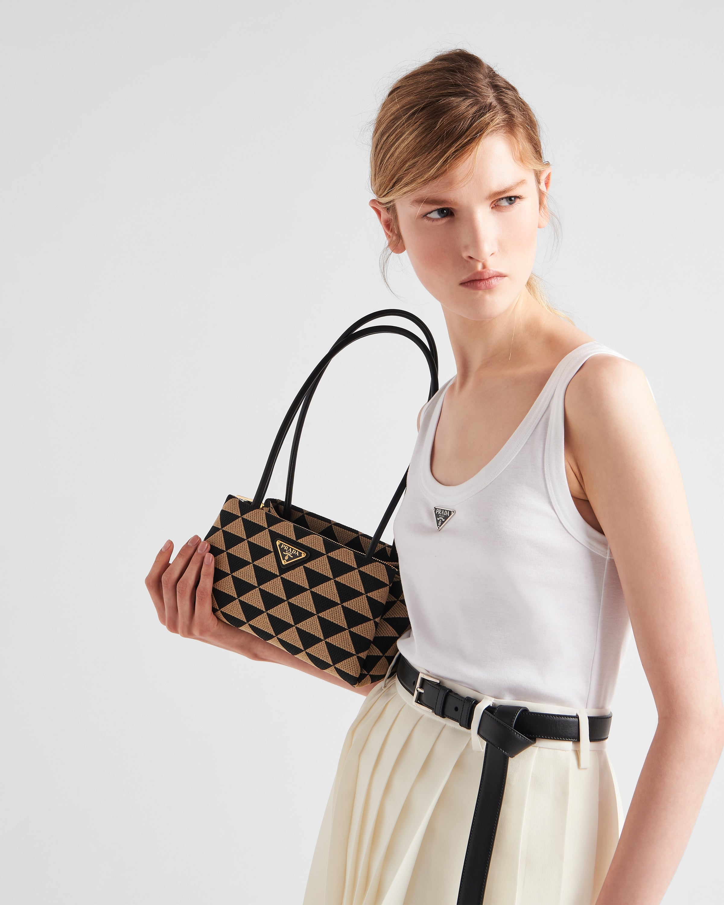 プラダ シンボル エンブロイダリーファブリック スモールバッグ