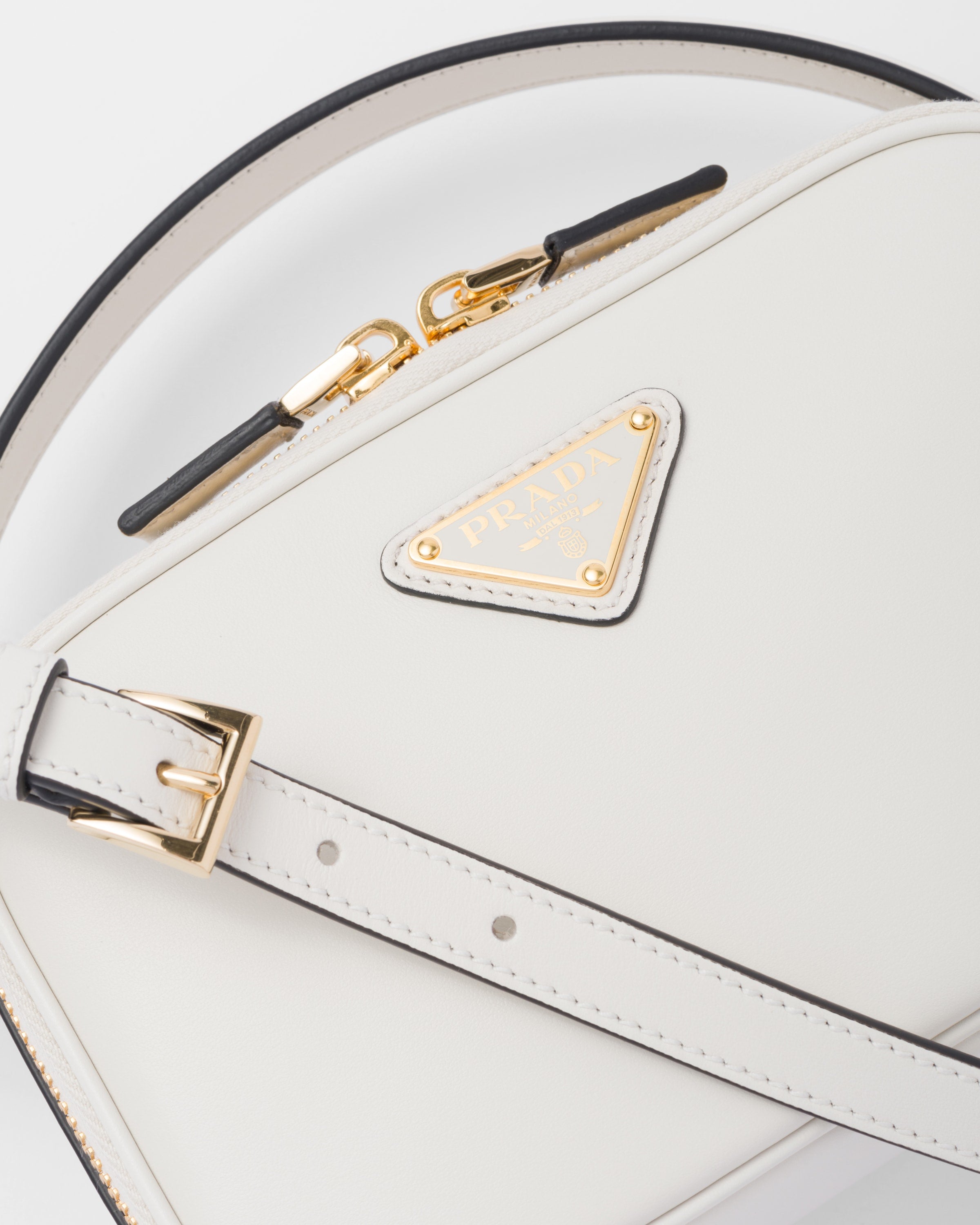 プラダ オデット レザー ミニバッグ